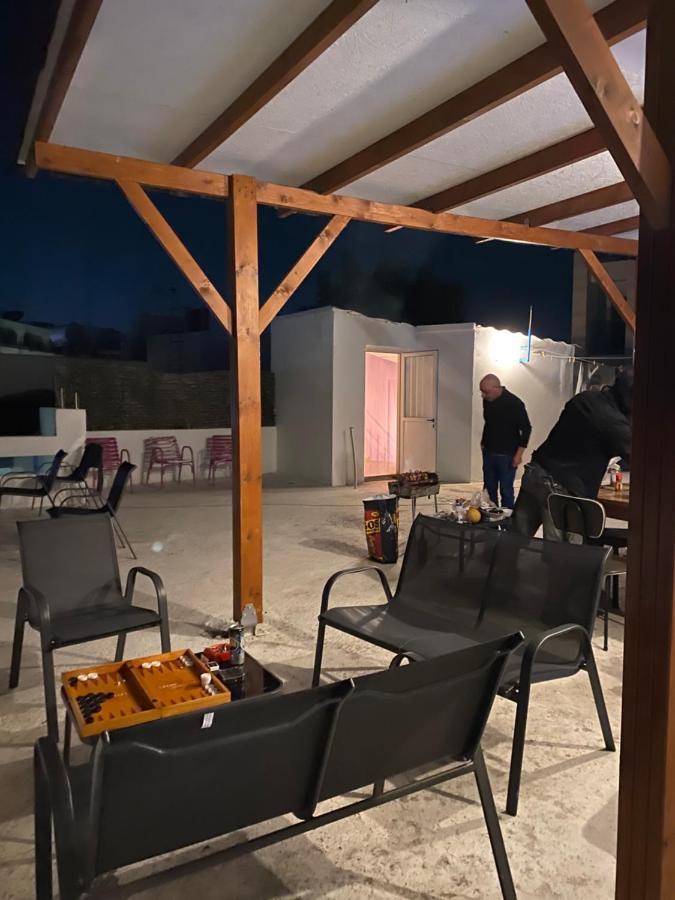 Past Or Tail Hostel Larnaca Buitenkant foto